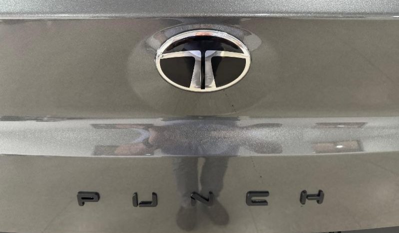 
								Tata Punch 1.2 Adventure full									