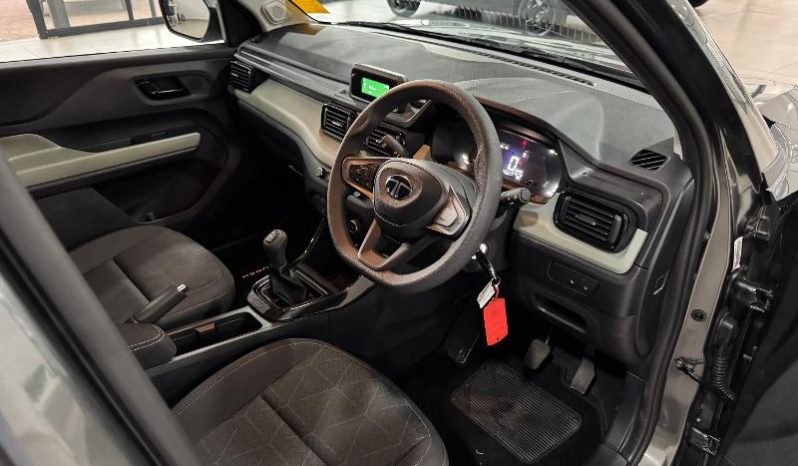 
								Tata Punch 1.2 Adventure full									