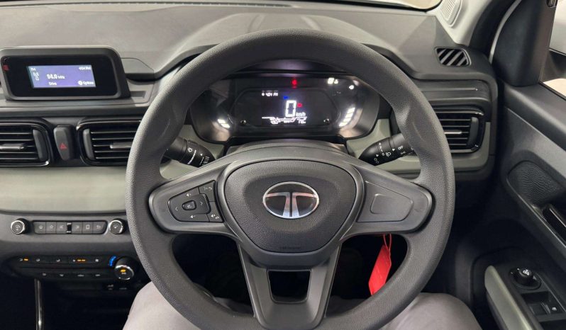 
								Tata Punch 1.2 Adventure full									