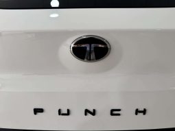 
										Tata Punch 1.2 Adventure full									