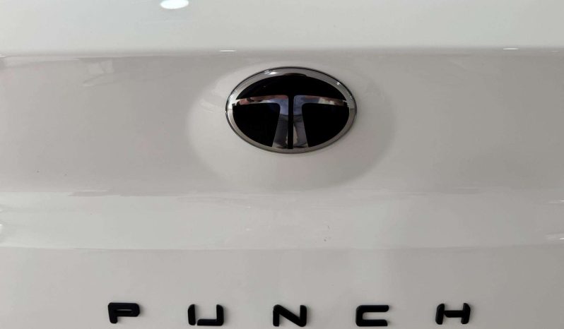
								Tata Punch 1.2 Adventure full									