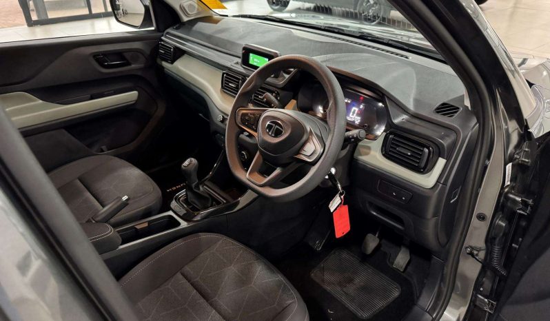 
								Tata Punch 1.2 Adventure full									
