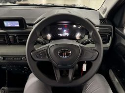 
										Tata Punch 1.2 Adventure full									