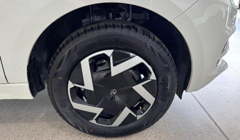 
								Tata Tiago 1.2 Xm full									