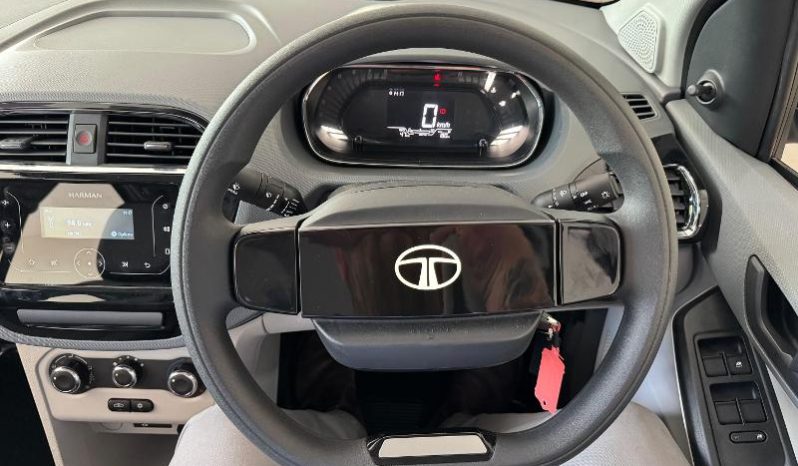 
								Tata Tiago 1.2 Xm full									