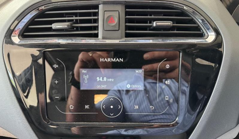 
								Tata Tiago 1.2 Xm full									