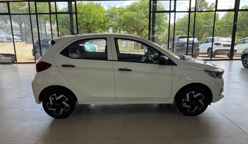 
								Tata Tiago 1.2 Xm full									