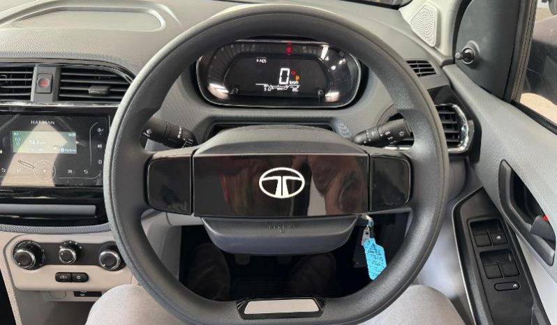
								Tata Tiago 1.2 Xm full									