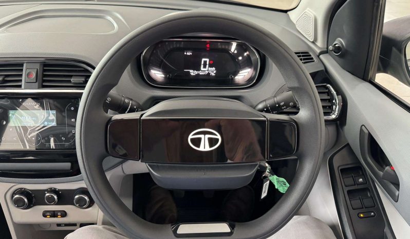
								Tata Tiago 1.2 Xm full									