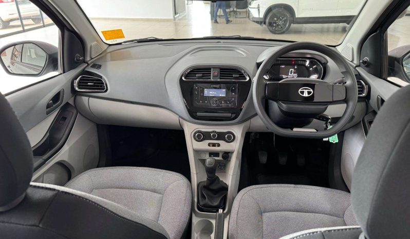 
								Tata Tiago 1.2 Xm full									