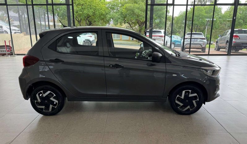 
								Tata Tiago 1.2 Xm full									
