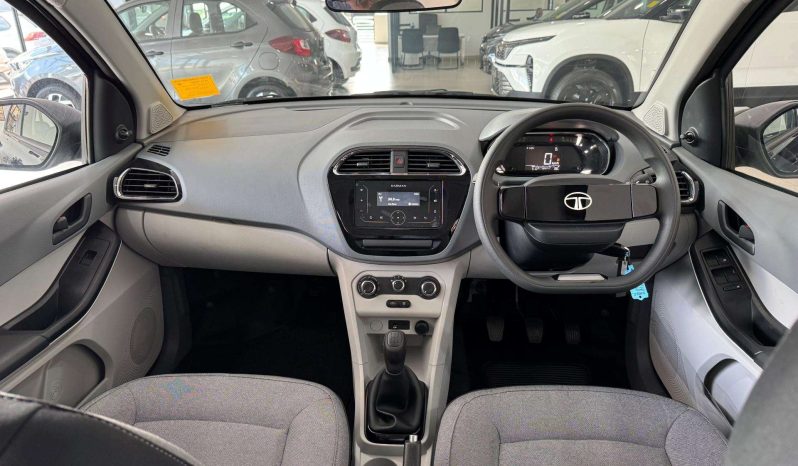 
								Tata Tiago 1.2 Xm full									