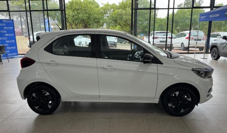 
								Tata Tiago 1.2 Xt full									