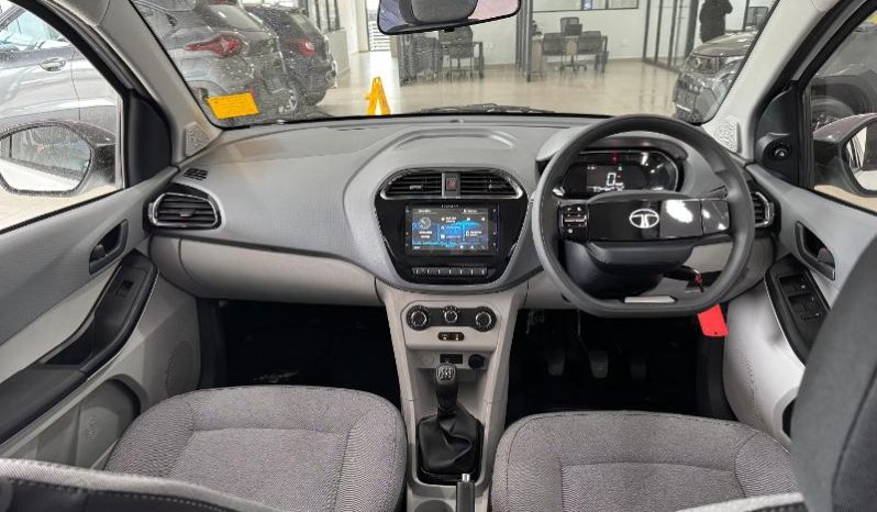 
								Tata Tiago 1.2 Xt full									