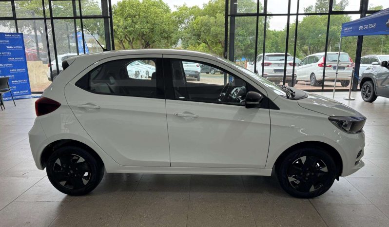 
								Tata Tiago 1.2 Xt full									
