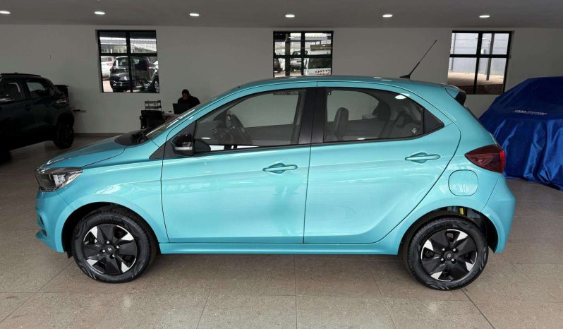 
								Tata Tiago 1.2 Xt full									
