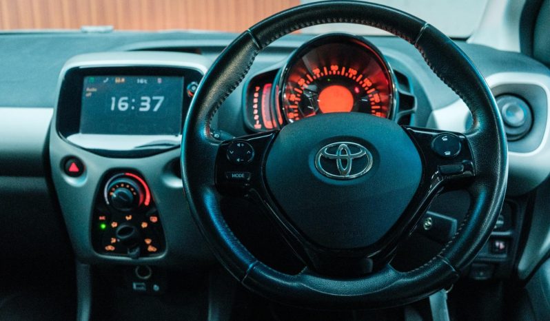 
								Toyota Aygo 1.0 X-Cite full									
