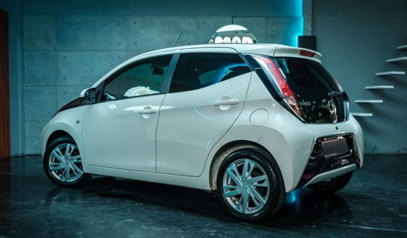 
								Toyota Aygo 1.0 X-Cite full									