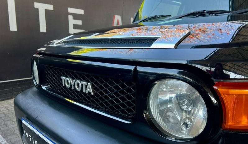 
								Toyota Fj Cruiser 4.0 V6 4X4 Sport Cruiser At full									