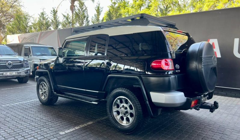 
								Toyota Fj Cruiser 4.0 V6 4X4 Sport Cruiser At full									