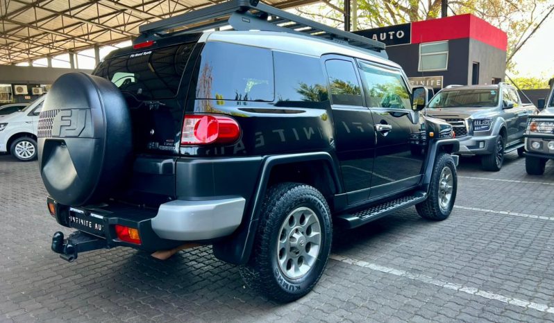
								Toyota Fj Cruiser 4.0 V6 4X4 Sport Cruiser At full									