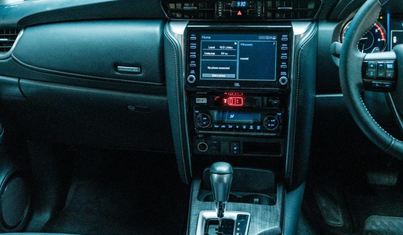 
								Toyota Fortuner 2.8 Gd-6 Raised Body Vx At full									
