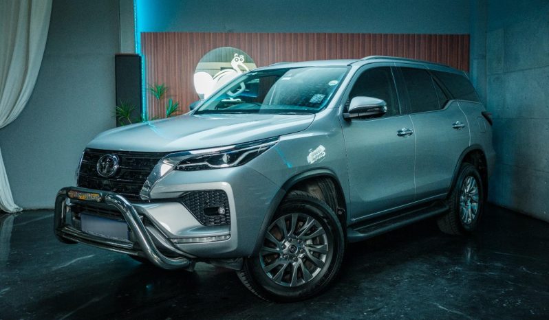 
								Toyota Fortuner 2.8 Gd-6 Raised Body Vx At full									