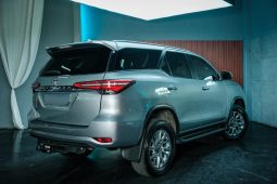 
										Toyota Fortuner 2.8 Gd-6 Raised Body Vx At full									