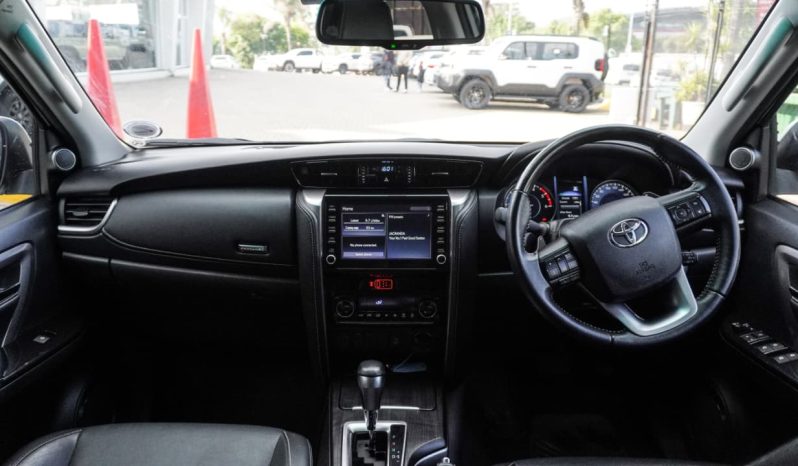 
								Toyota Fortuner 2.8GD-6 4×4 full									