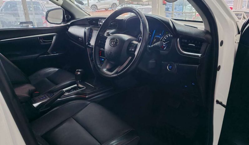 
								Toyota Fortuner FORTUNER 2.8GD-6 R/B A/T full									