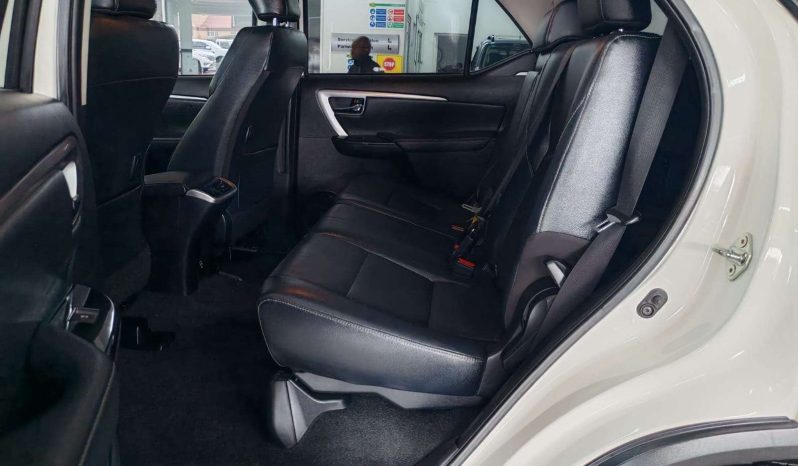 
								Toyota Fortuner FORTUNER 2.8GD-6 R/B A/T full									