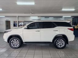 
										Toyota Fortuner FORTUNER 2.8GD-6 R/B A/T full									