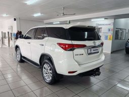 
										Toyota Fortuner FORTUNER 2.8GD-6 R/B A/T full									