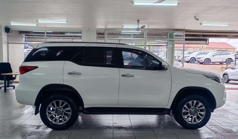 
								Toyota Fortuner FORTUNER 2.8GD-6 R/B A/T full									