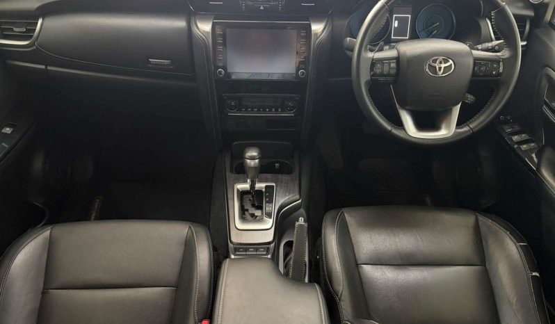 
								Toyota Fortuner FORTUNER 2.8GD-6 R/B A/T full									