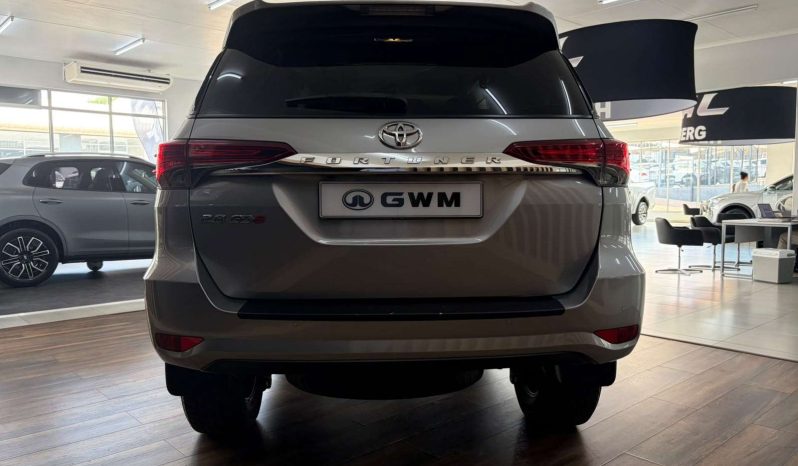 
								Toyota Fortuner FORTUNER 2.8GD-6 R/B A/T full									