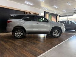 
										Toyota Fortuner FORTUNER 2.8GD-6 R/B A/T full									