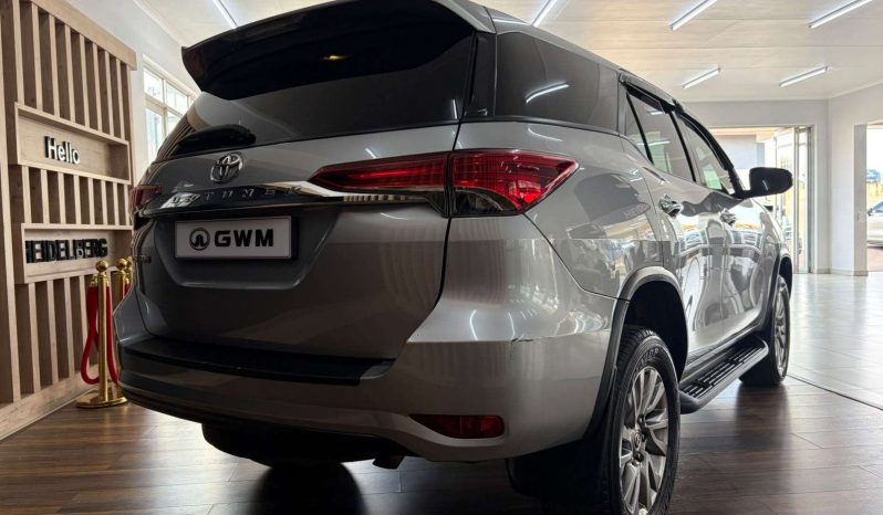 
								Toyota Fortuner FORTUNER 2.8GD-6 R/B A/T full									