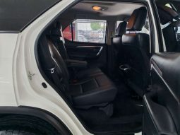
										Toyota Fortuner FORTUNER 2.8GD-6 R/B A/T full									