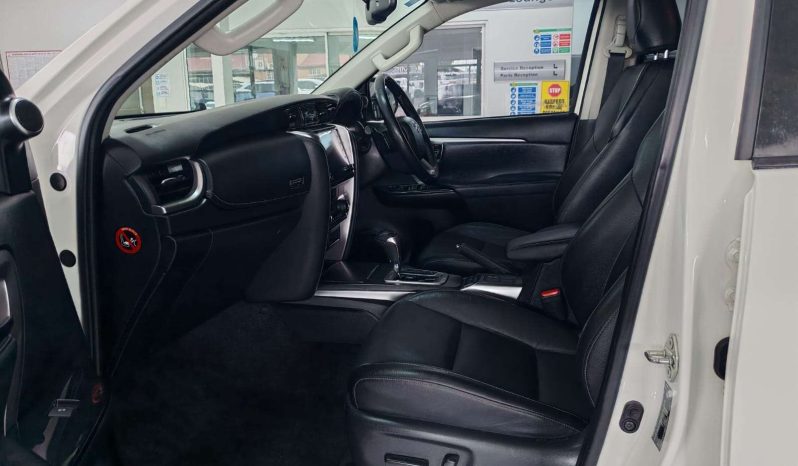 
								Toyota Fortuner FORTUNER 2.8GD-6 R/B A/T full									