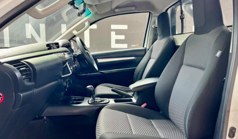 
								Toyota Hilux 2.4 Gd-6 Rb Raider At full									
