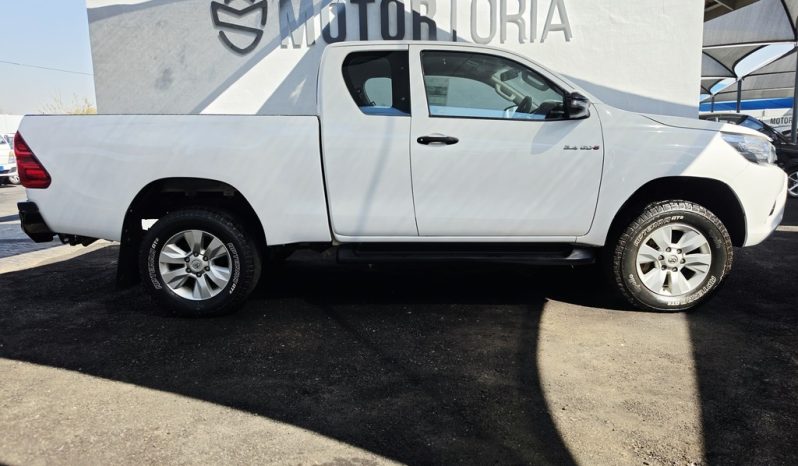 
								Toyota Hilux 2.4 Gd-6 X/cab Rb Srx full									