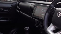 
										Toyota Hilux 2.4GD-6 Xtra Cab Raider Manual full									