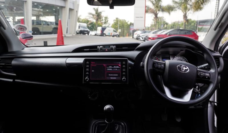 
								Toyota Hilux 2.4GD-6 Xtra Cab Raider Manual full									