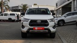 
										Toyota Hilux 2.4GD-6 Xtra Cab Raider Manual full									