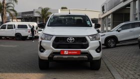 Toyota Hilux 2.4GD-6 Xtra Cab Raider Manual