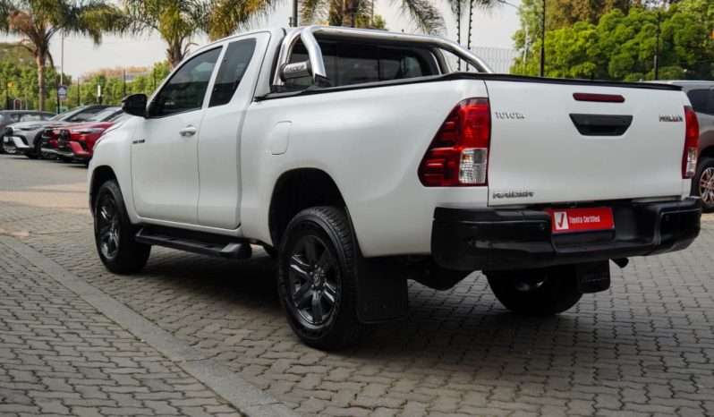 
								Toyota Hilux 2.4GD-6 Xtra Cab Raider Manual full									