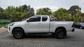Toyota Hilux 2.4GD-6 Xtra Cab Raider Manual