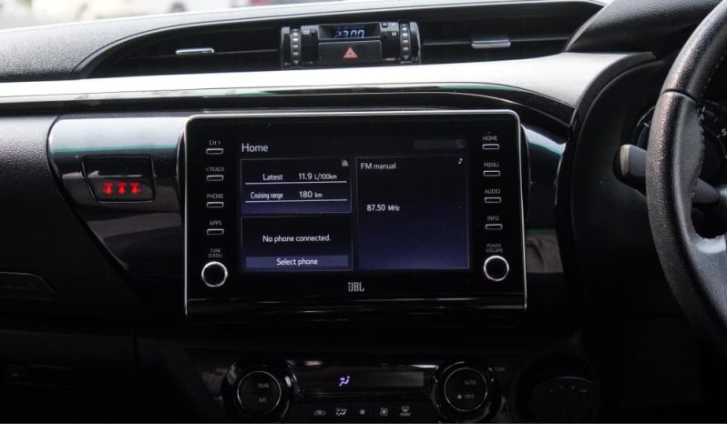 
								Toyota Hilux 2.8GD-6 Double Cab Legend Auto full									