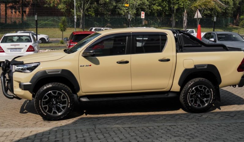 
								Toyota Hilux 2.8GD-6 Double Cab Legend Auto full									